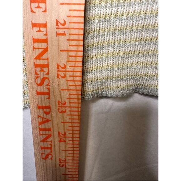 Gorgeous St. John Sport wool blend green & cream zipper tee, size S - Picture 6 of 8